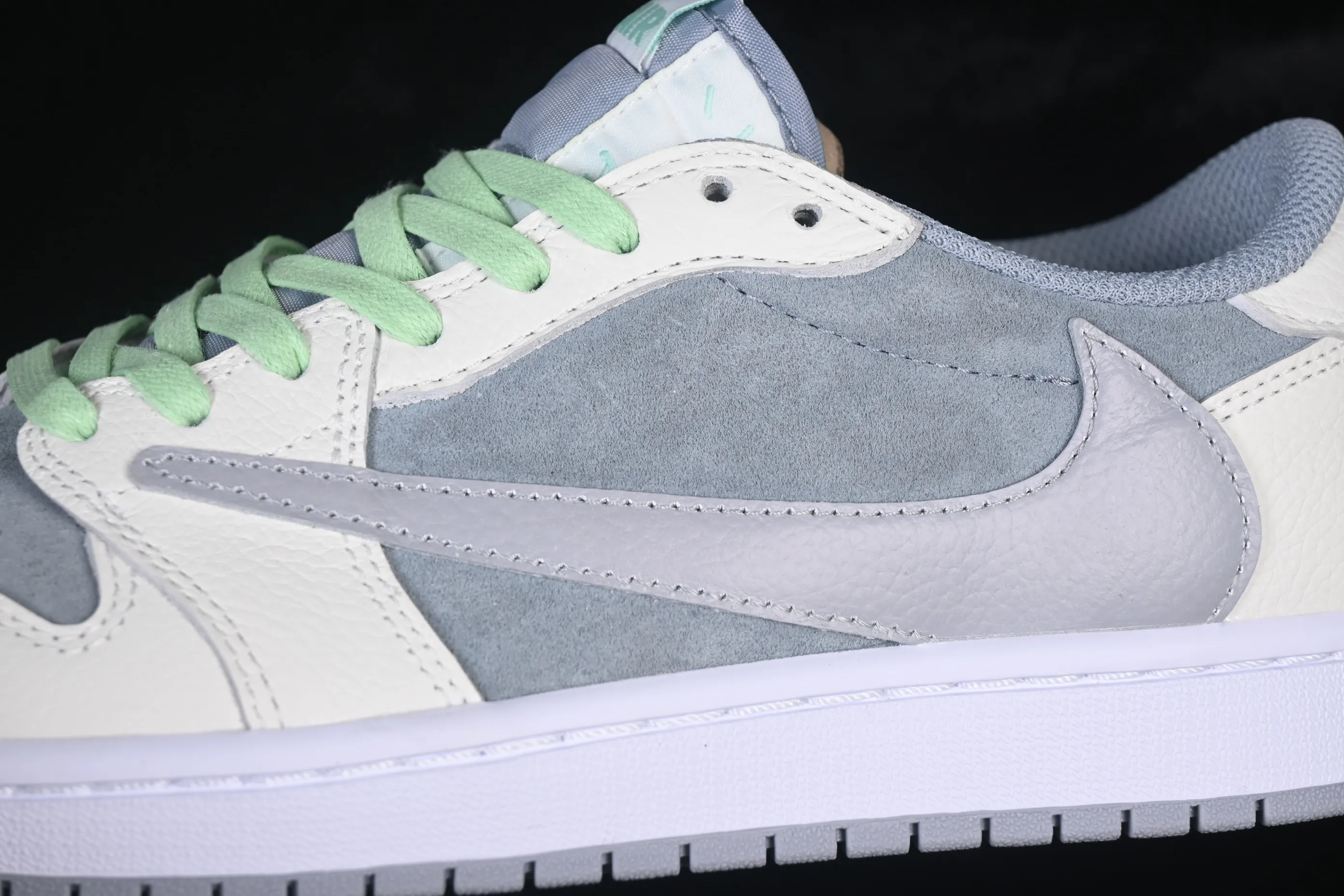 All categories Air Jordan Jordan series basketball shoes Air Jordan 1 Low Travis Scott x Air Jordan 1 Low OG AJ1 Joe 1 joint overhead HQ2004-400